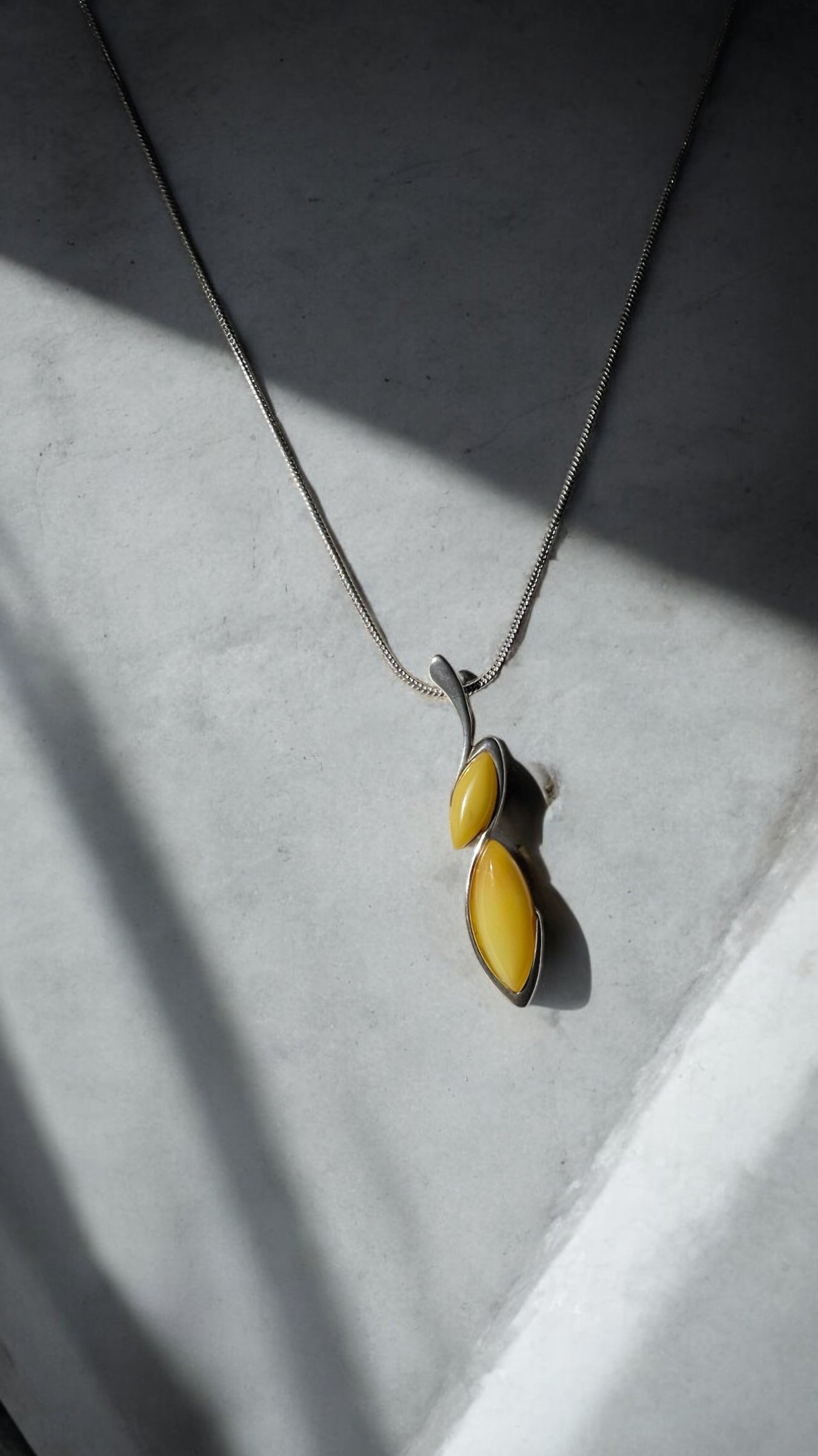 سلسال غصن الكهرمان