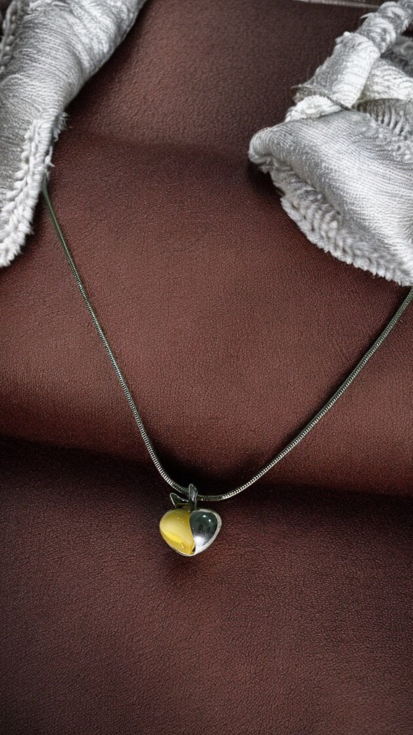 سلسال قلب كهرماني