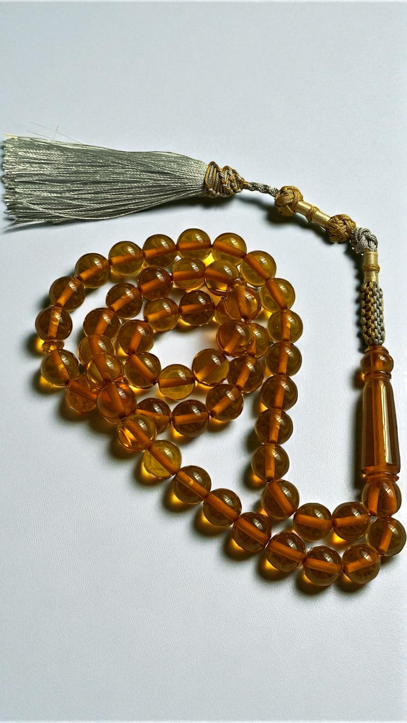 مسباح كاست عسلي