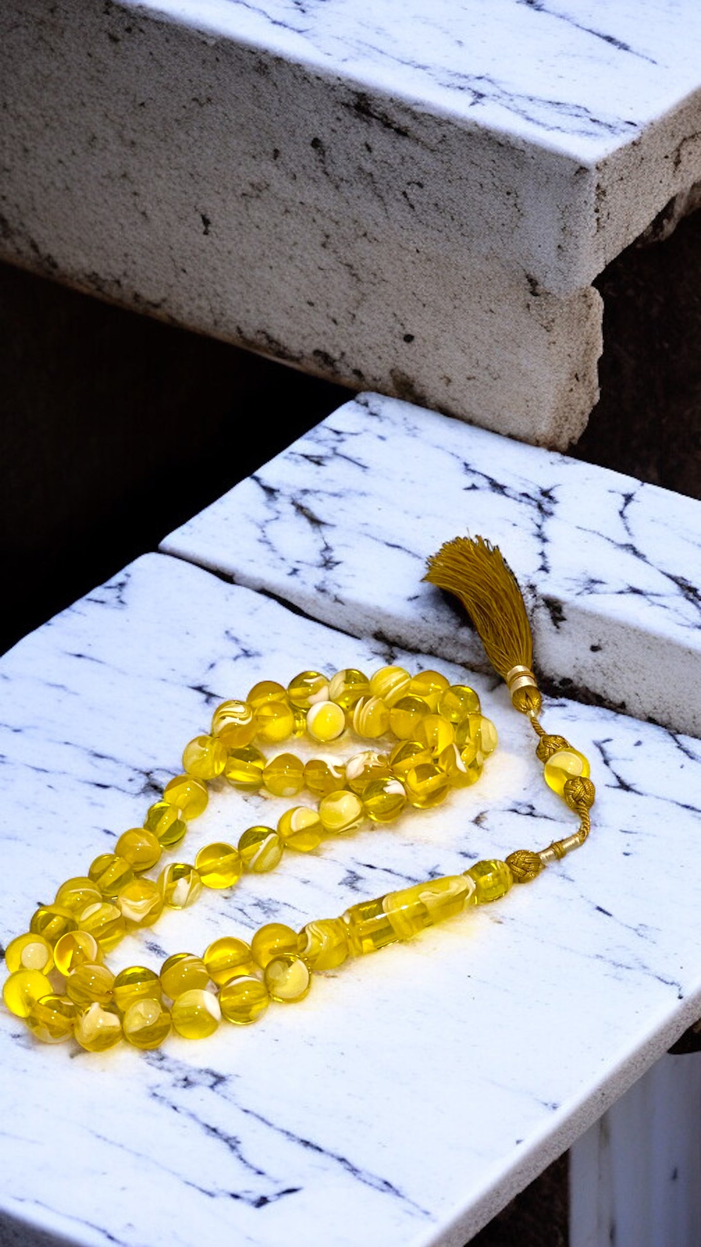 مسباح بودرة كهرمان ملطخ