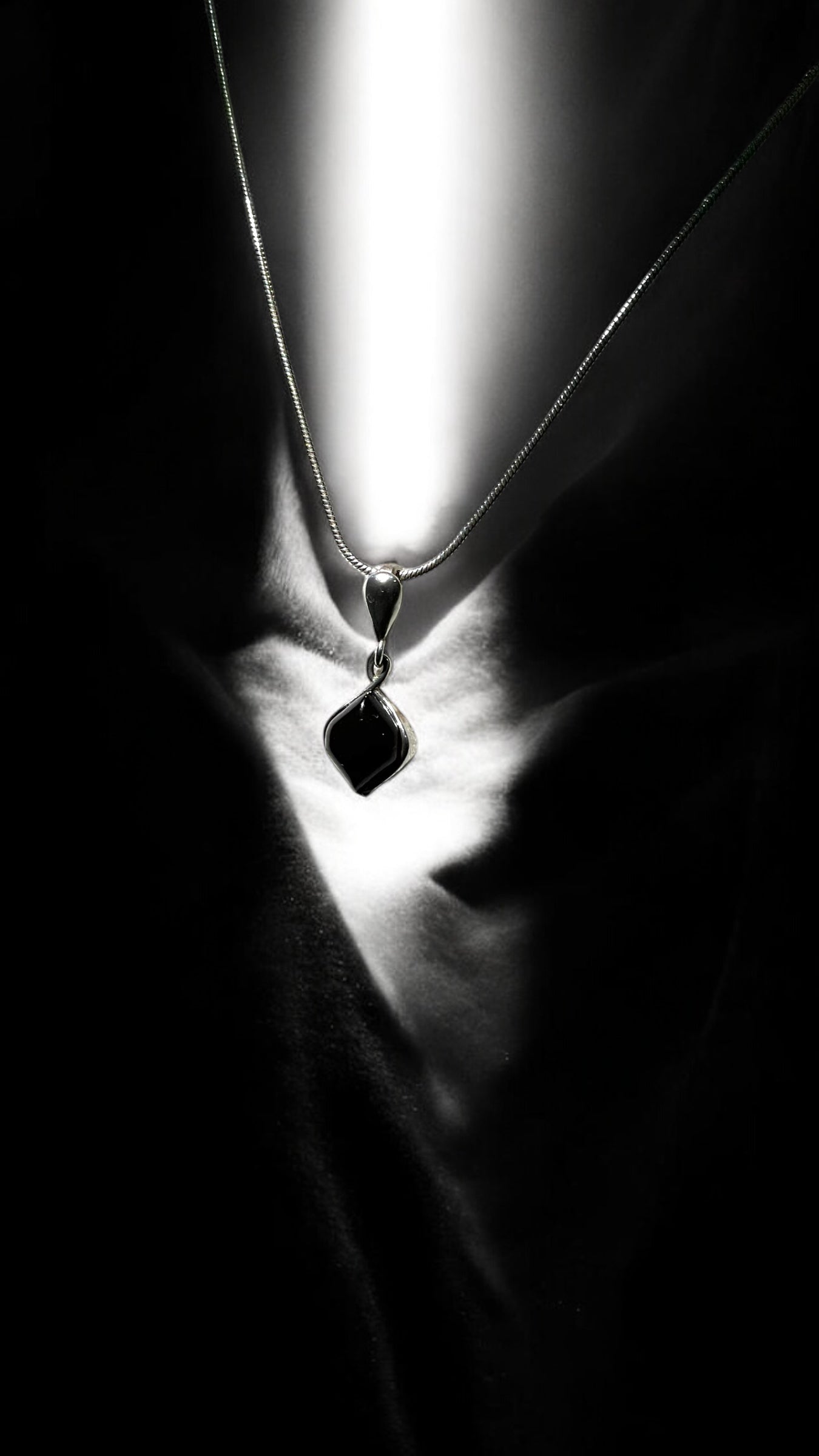 سلسال كهرمان احمر