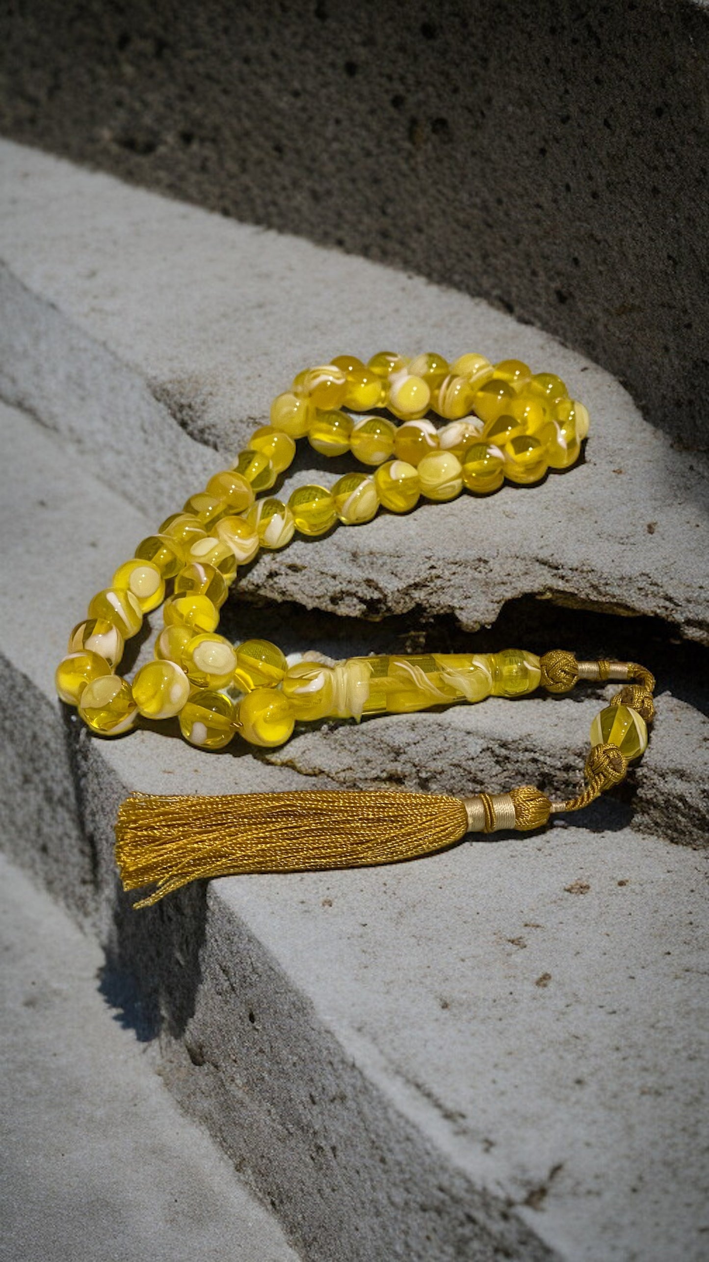 مسباح بودرة كهرمان ملطخ